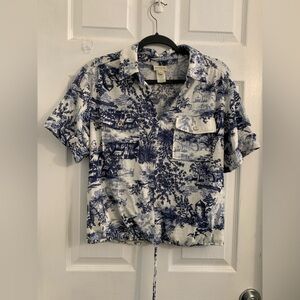 Enfocus Studio Women’s Navy and White Scenic Print Shirt. Size Large $8